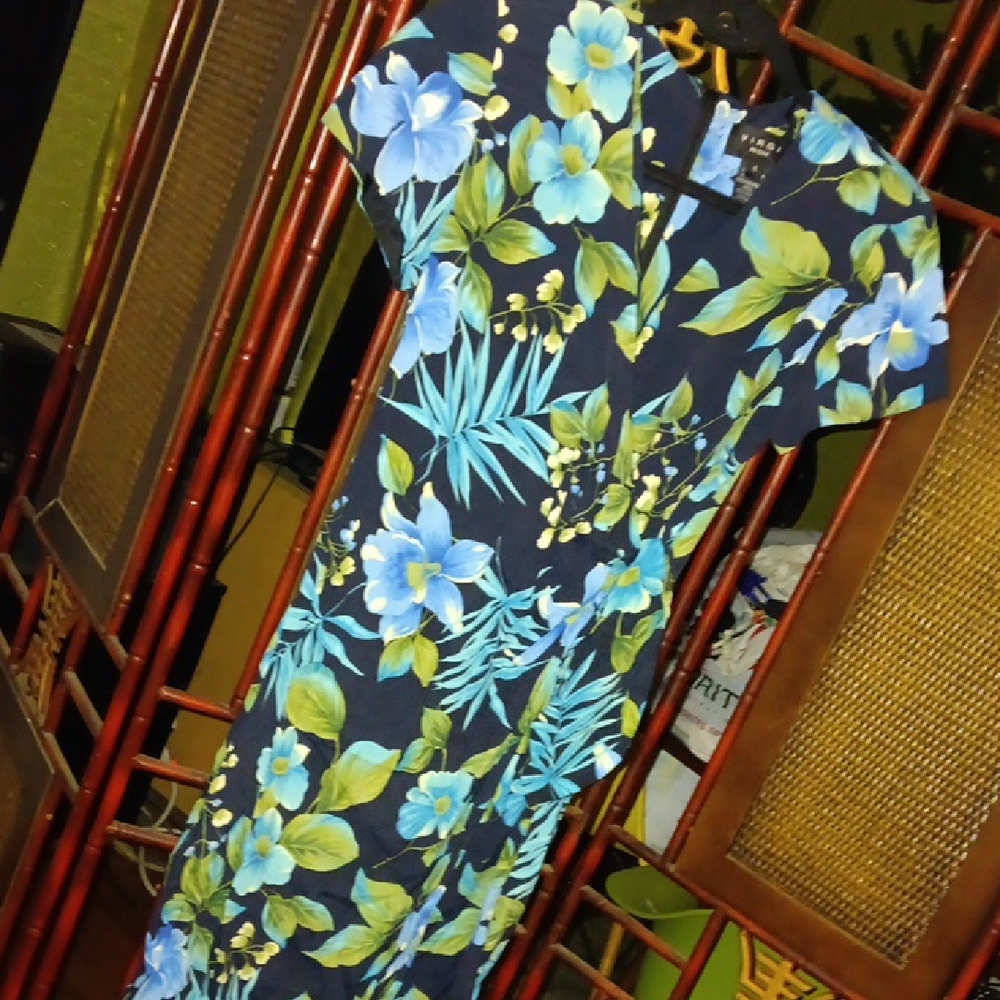 Virgo petite floral tropical dress 👗